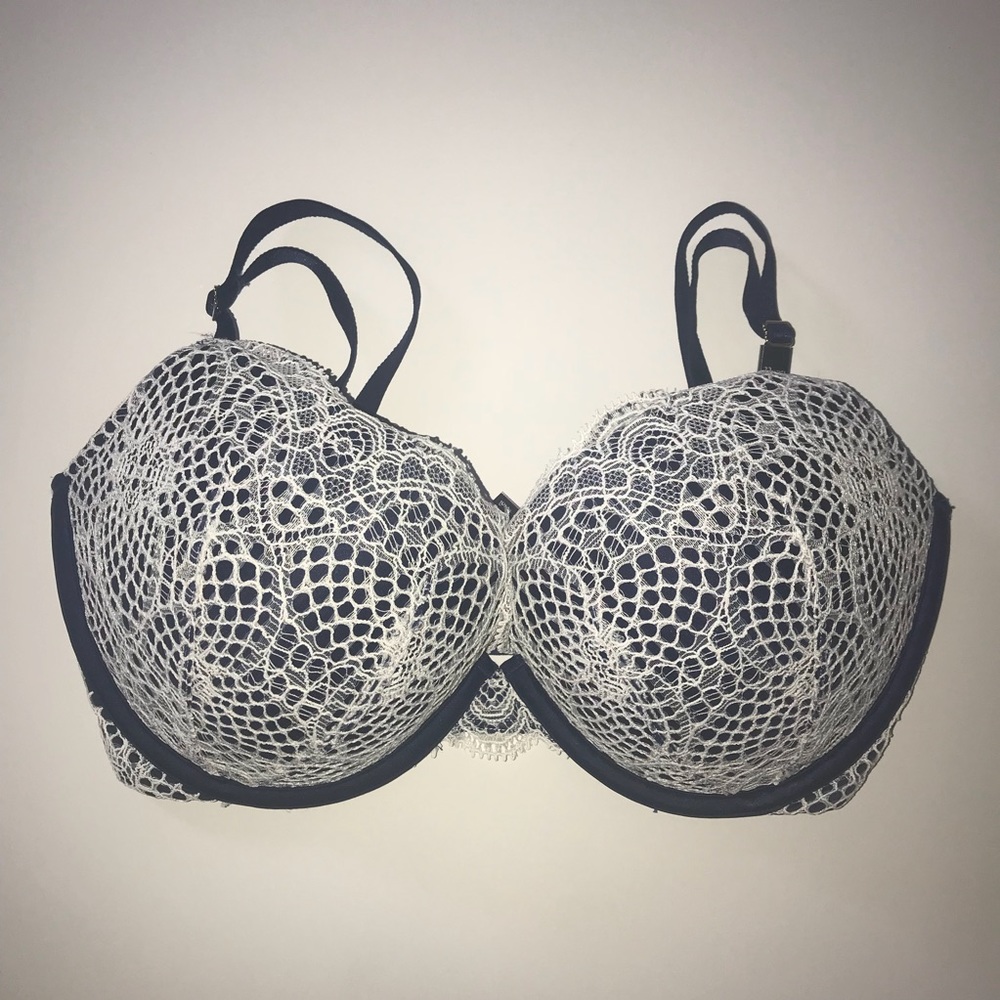 Victoria’s Secret Bra 32DDD